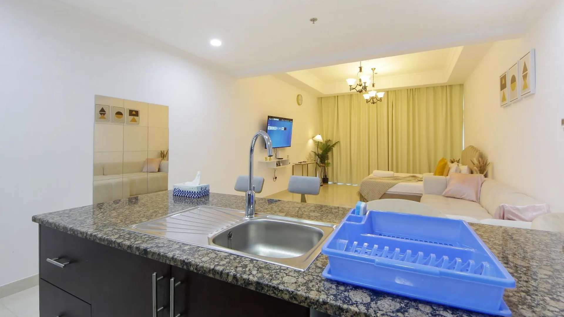 Apartment Gorgeous Studio Apt Close To Business Bay Metro Dubai