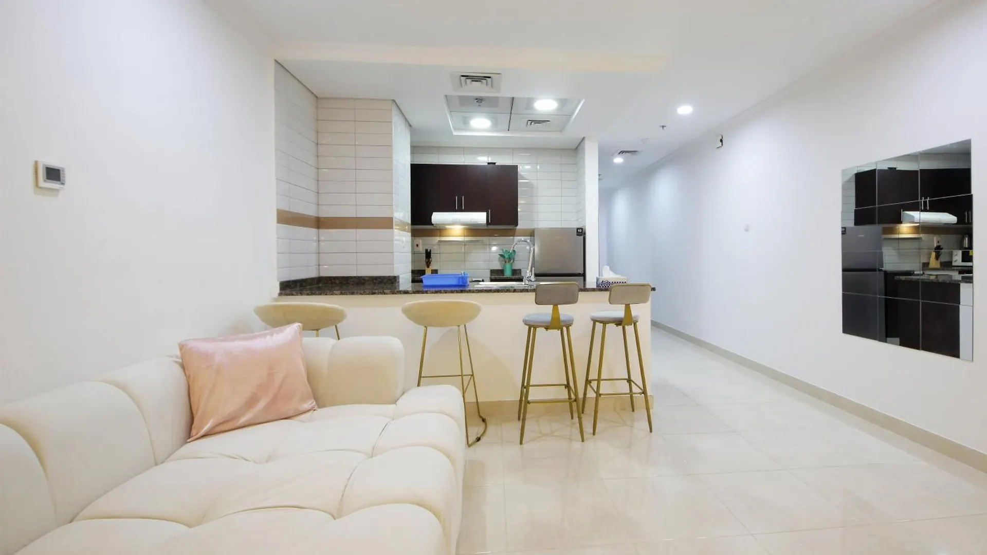 Gorgeous Studio Apt Close To Business Bay Metro Dubai Apartment